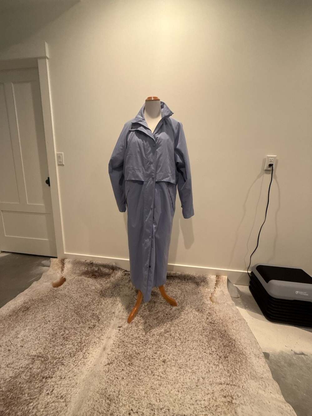 LL Bean Women's Long Trench Raincoat Size Large wool lined 0HJ60